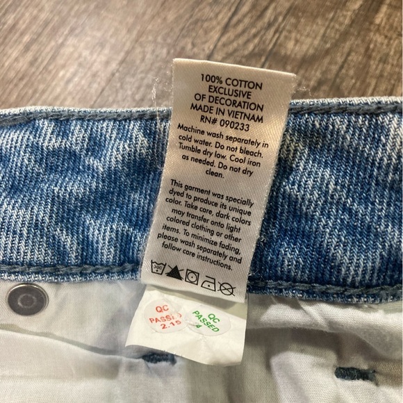 PACSUN MOM SHORTS DAISY DESIGN- SIZE 28 - Picture 4 of 7